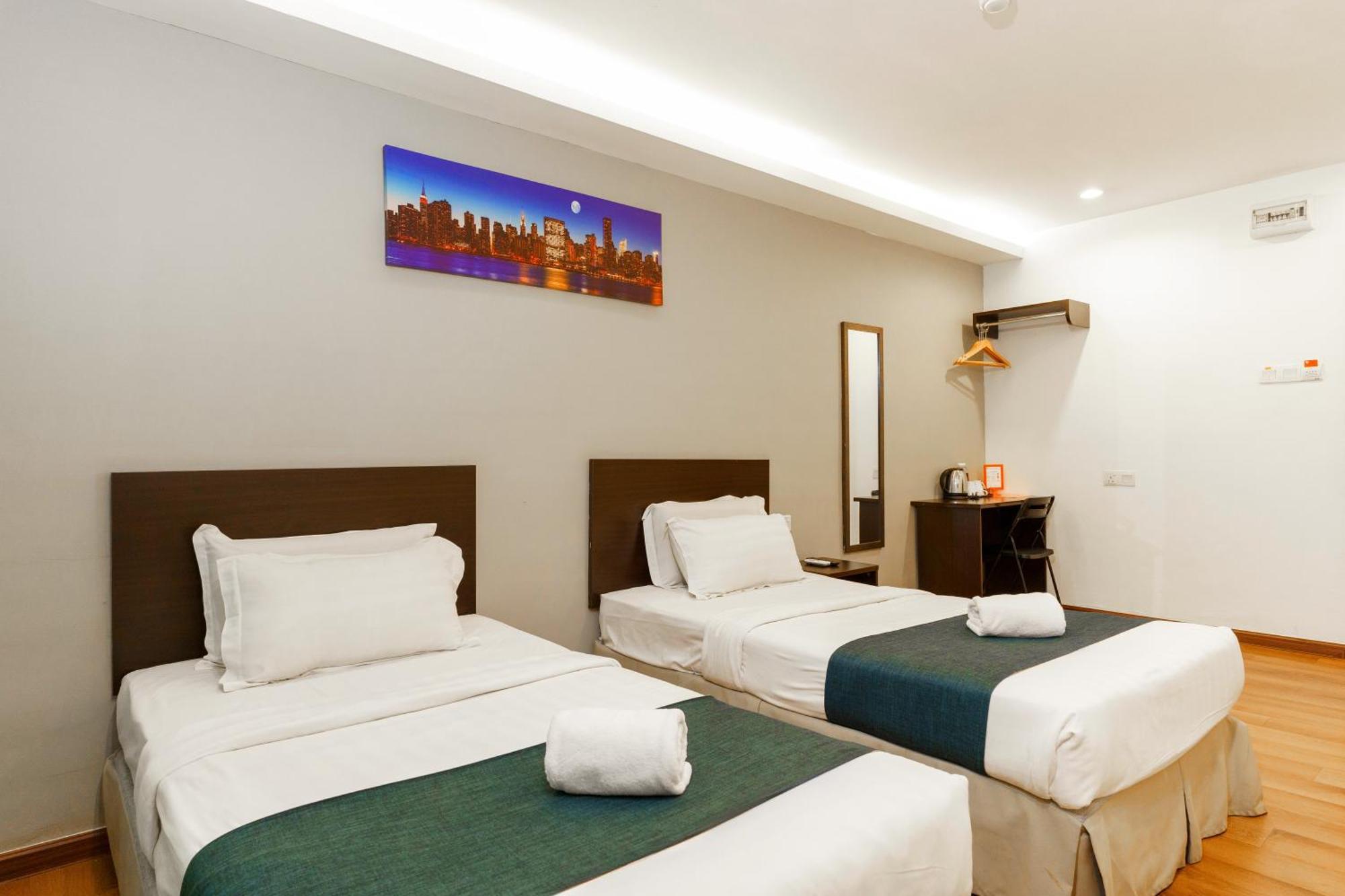 ออเรนจ์ โฮเต็ล โกตา เกมูนิง แอท ชะฮ์อาลัม Hotel ชาห์อาลัม ภายนอก รูปภาพ